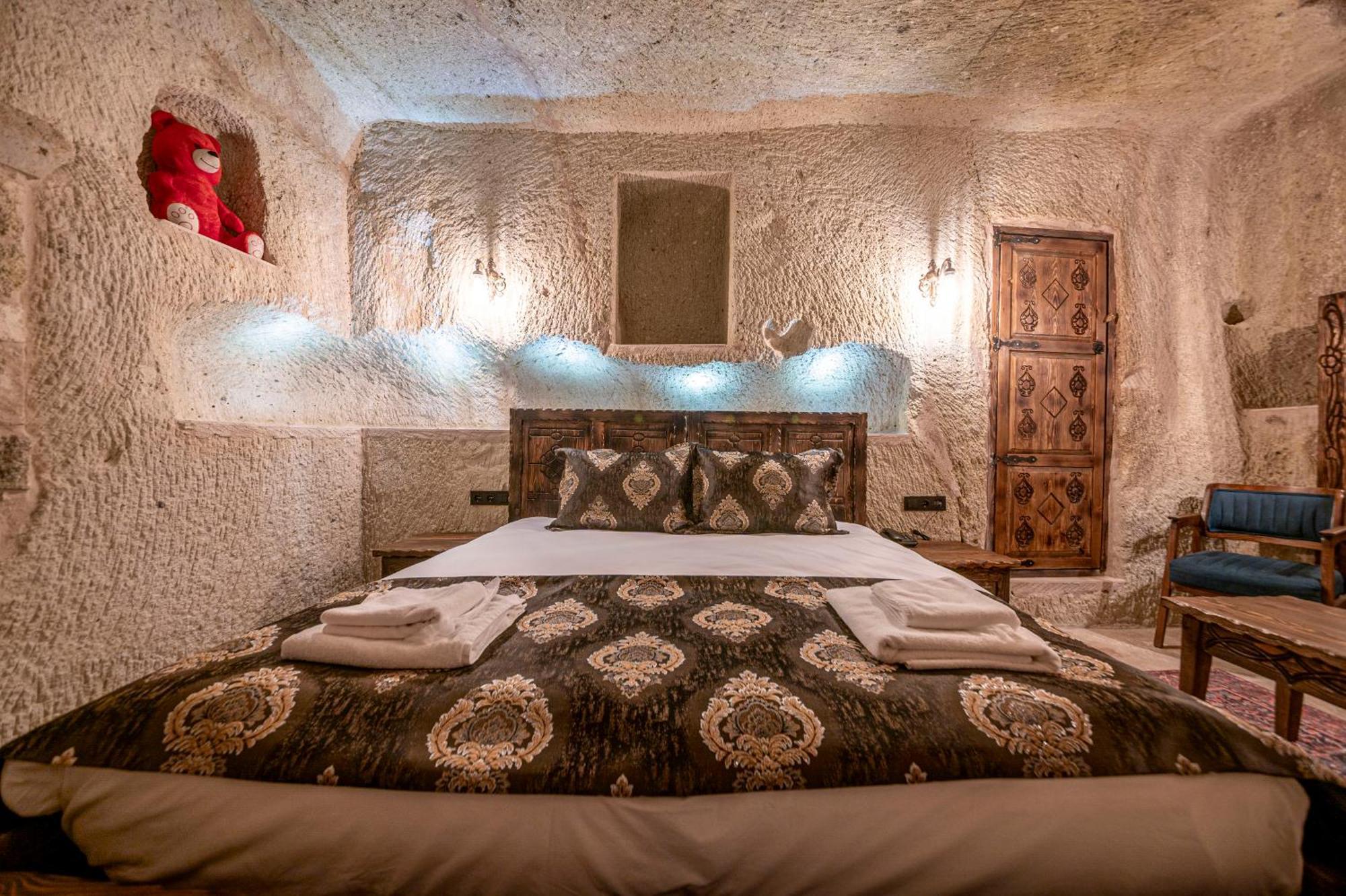 Capp Royal Cave Hotel